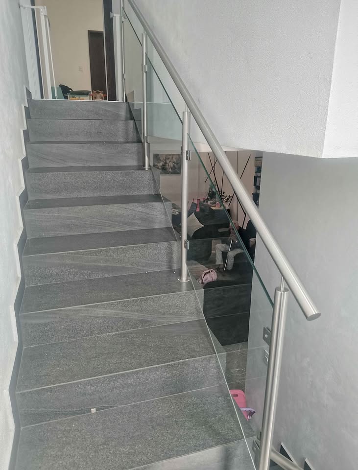 Barandales de cristal templado para escaleras