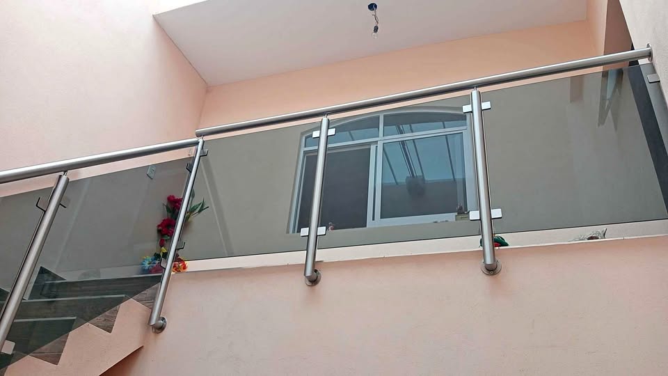 Instalación de Barandales de Cristal Templado en Torreón